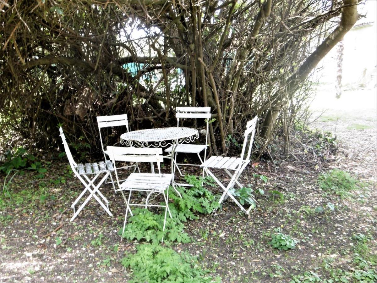 Le Chai Maison De Charme Pour Tribu Joyeuse Le Château-dʼOléron エクステリア 写真