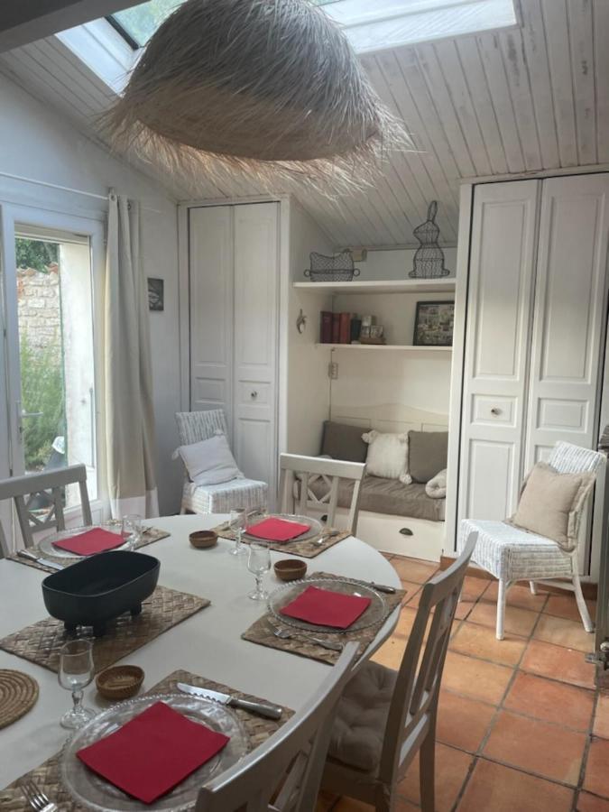 Le Chai Maison De Charme Pour Tribu Joyeuse Le Château-dʼOléron エクステリア 写真
