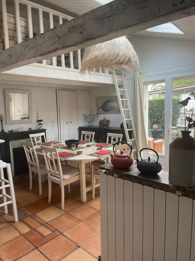 Le Chai Maison De Charme Pour Tribu Joyeuse Le Château-dʼOléron エクステリア 写真